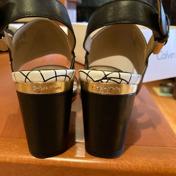 Chunky heel black sandals with patterned insole, metal accent on back heel - Picture 4 of 5